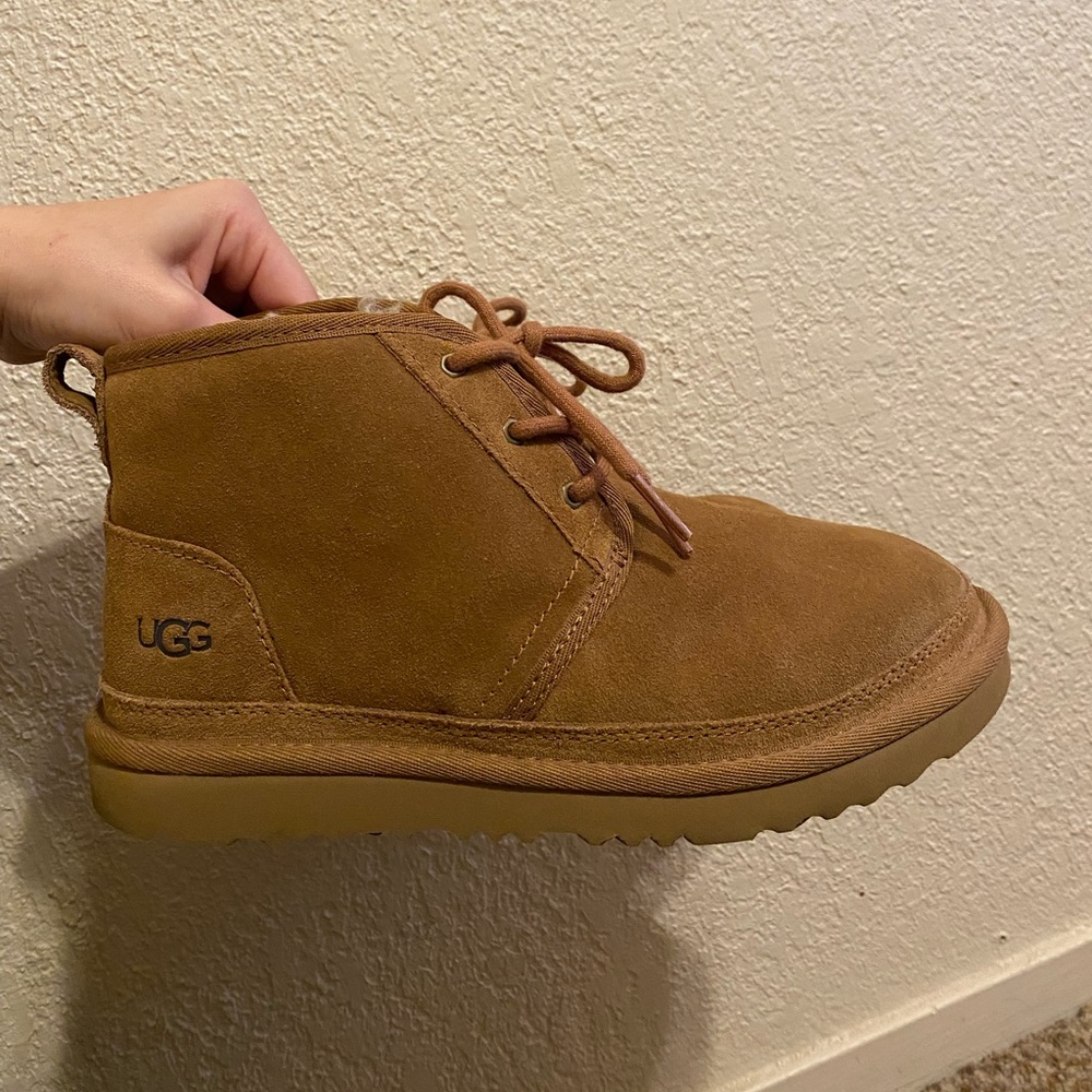 Womens Neumel Uggs, size 5